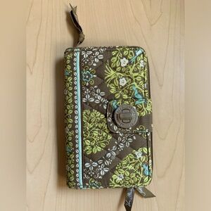 Vera Bradley wallet,